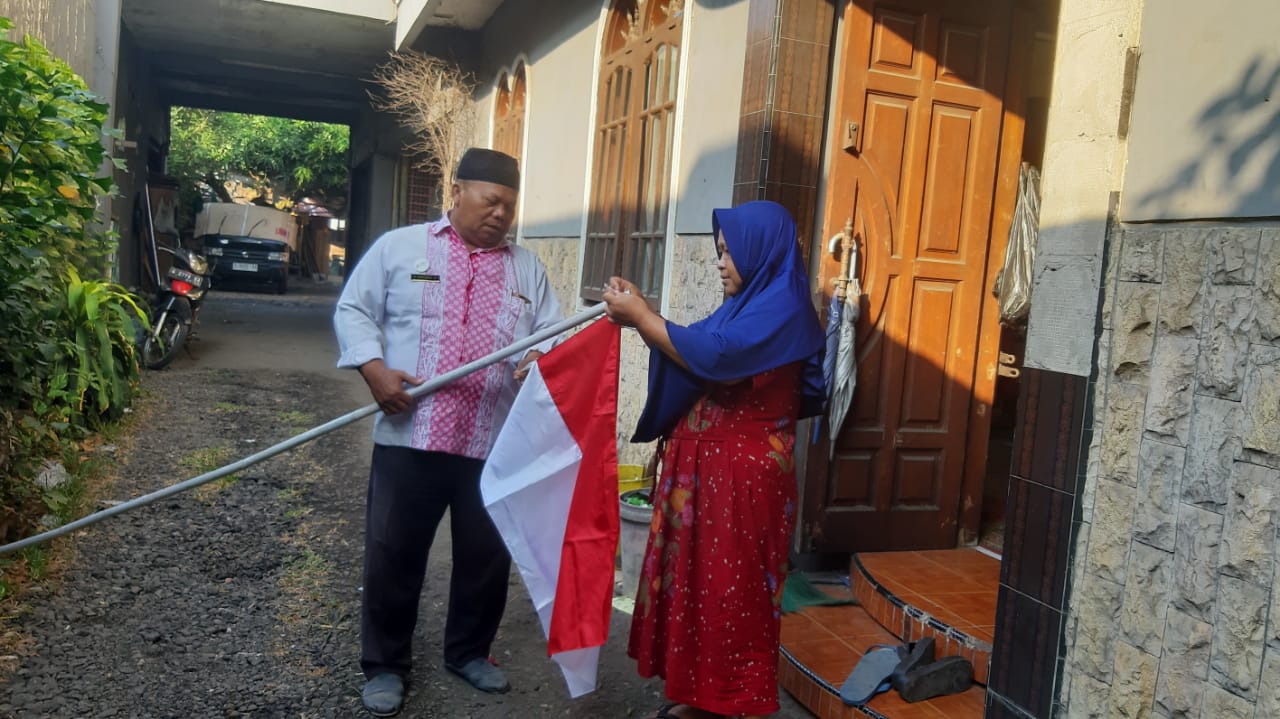 Peringati Hut Ri Ke Pemerintah Distribusikan Bendera Merah Putih